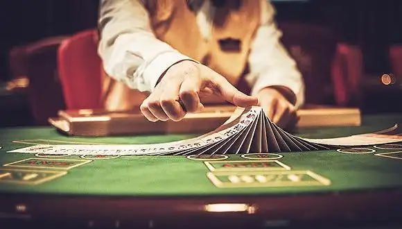 Aplikasi chika 4d di layar iPhone menampilkan meja live roulette dan menu Kode Alam